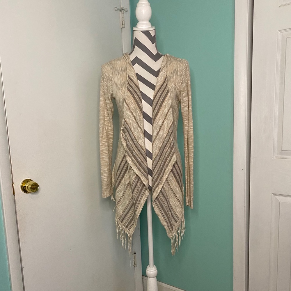 ❗️Closet Clear Out❗️Maurices Hooded Fringe Cardigan